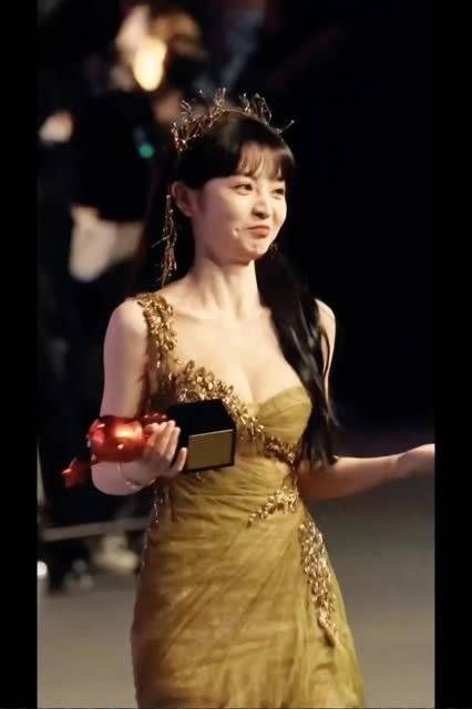 田曦薇完美身材简直太哇瑟啦,这谁受得了啊