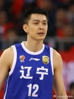 杨鸣婚变风波升级 穿情侣装亲密合影，更多证据被扒