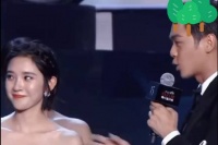 2017年的芭莎晚宴，那是他俩的第一次同台，全场那么多人……