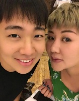 郭德纲妻子被强制执行263万，一周前匆忙露面，躲避镜头拒绝采访