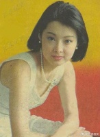 51岁袁立与小11岁老公同框秀恩爱，结婚四年感情如初