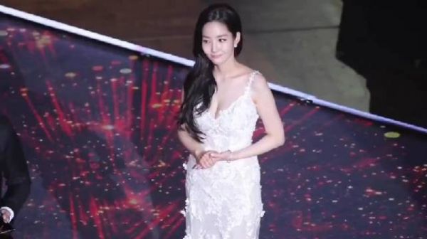 女神 朴敏英太性感了