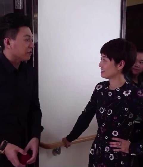马伊琍在离婚后拍的第一部戏是与靳东合作的……