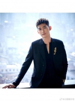 八卦媒体爆料出张翰新恋情！