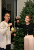 感觉施伯雄是受过良好教育的人，状态好松弛，吴千语跟他很搭