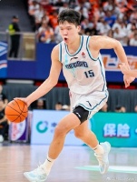 怒砍19分15板，同场竞争打爆杨瀚森，球探考察或看中20岁新星