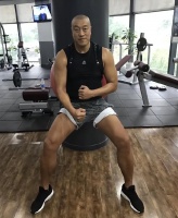 男篮马健近况：54岁非常强壮，妻子是日本美女，儿女双全很幸福