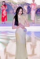 蒋依桐斩获新丝路国际模特大赛总决赛冠军！