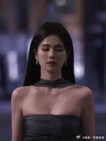 好喜欢她走过来从容自若的模样……