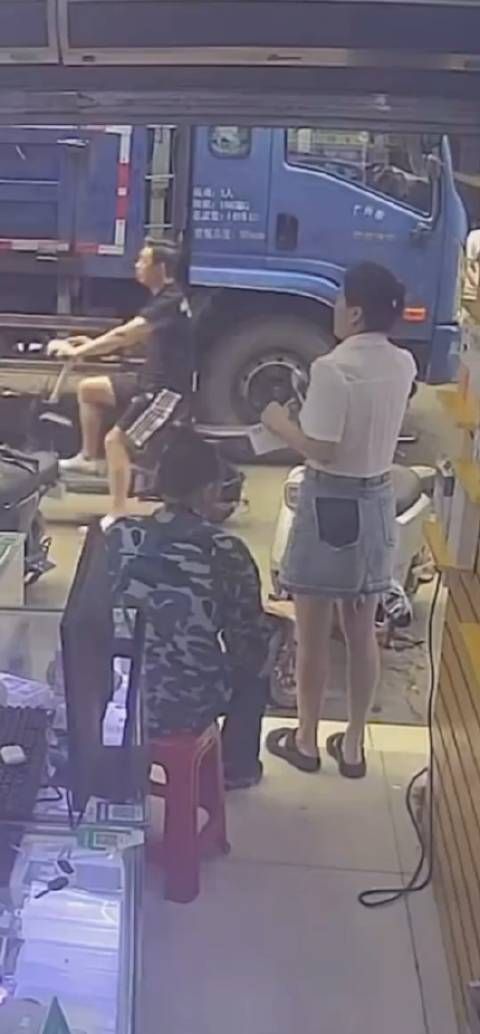 这老头子是真特么坏