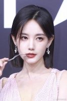 客观评价：李一桐目前在小花中位置……