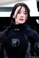 迪丽热巴潜水服太飒了！狠狠代入一些末世星际科幻文！