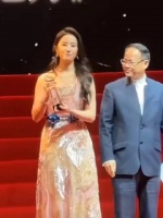 这粗壮的手臂，为什么大家对刘亦菲那么宽容？内娱又不缺美女