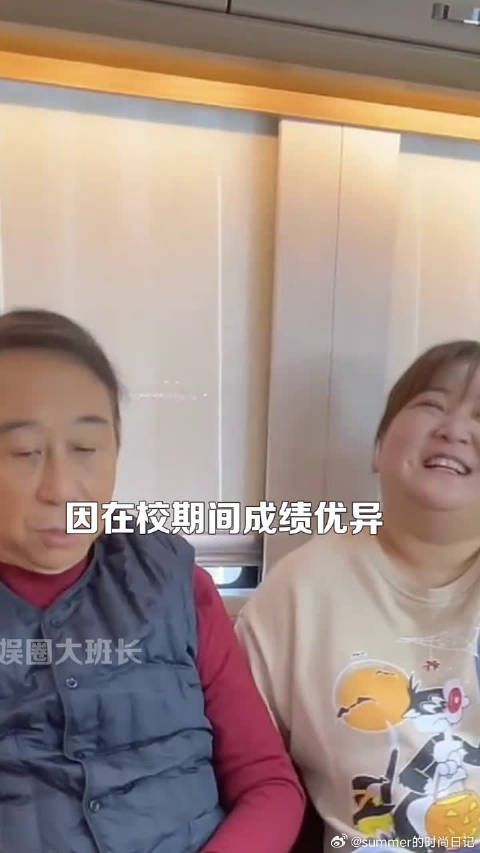 冯巩的2个女徒弟曝光漂亮的那个强捧不红丑的那个却火的一塌糊涂