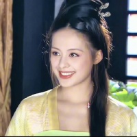 谁说她不美的，这可是央视御用女主呢！