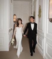 恭喜，他们终于宣布结婚。