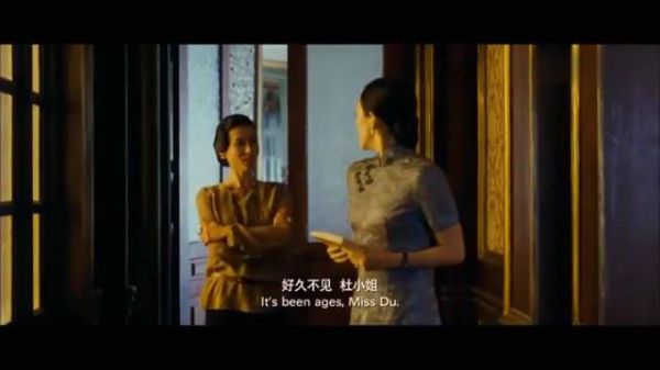 《危险关系》渣男给寡妇换灯泡,看到抽屉里东西……