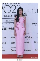 卢昱晓三个月的变化，体态和气质都进步好多，逐渐女明星化了