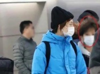 邓超孙俪带孩子出游，全程没人认出，引起网友热议