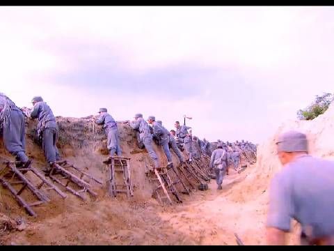 八路军打鬼子竟战壕深挖四米,踩着凳子,谁知这招竟全部消灭鬼子
