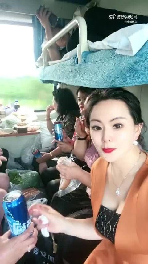 只有一个真喝的，剩下的都没打开