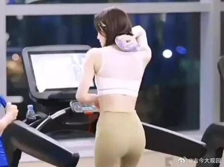 秦岚姐姐身材绝了!鲨疯了!