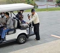 在华为松山湖偶遇林子祥叶倩文夫妇……