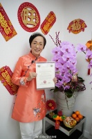 “石榴姐”变“石榴公主”，60岁港星被菲律宾册封为公主