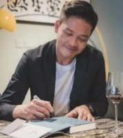 知名主持人突然去世！刚向女友求婚成功…