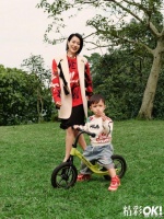 不老女神又美出新高度了，女神的孩子果然继承了妈妈的超高颜值……