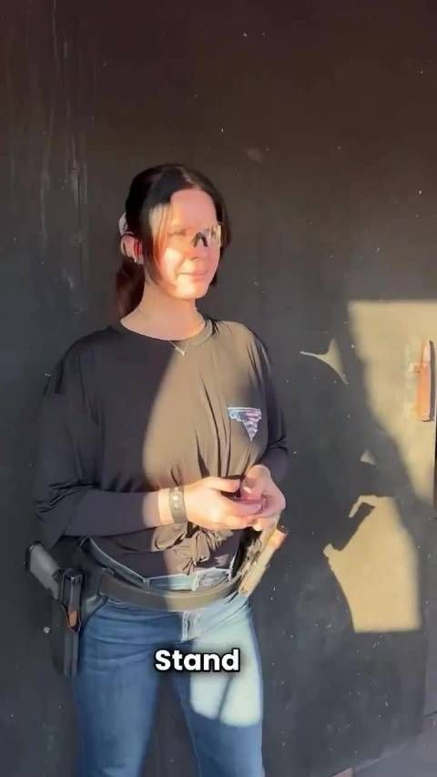 Lana Del Rey在射击场 格莱美,小心!雷在认真学习了