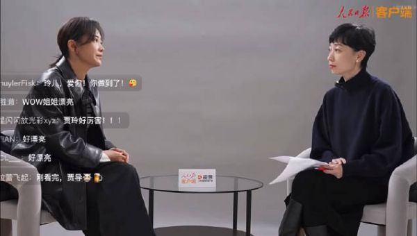 贾玲学杨紫的样子好像啊……