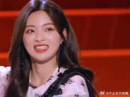 白鹿这吻戏是认真的吗？ 连嘴都被亲歪了