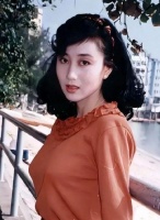 利智心甘情愿当赌王的情妇？为何最后选择了李连杰？