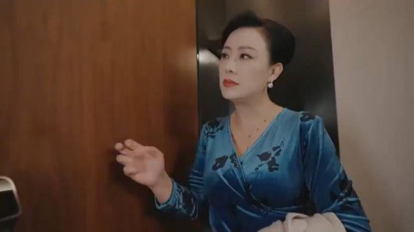 前儿媳未婚生子,不料婆婆一听五岁,秒懂当年带球跑路!