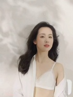 陈都灵早期代言的内衣广告感受下