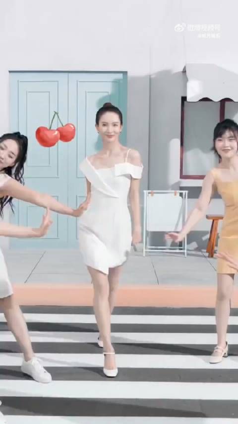 看金晨跳舞真的太养眼了,不愧是北舞活教材
