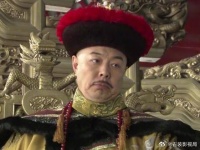 和珅入狱，皇上问百官他该不该杀，纪晓岚却犹豫了