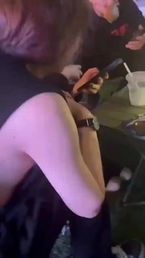 大失所望,走了,越想越气,吐一口口水再走