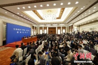 两会首场发布会：答中国经济、年轻人就业等问题