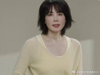 王菲近照好少女，都已经52岁了，还像刚出道一样有青涩的感觉