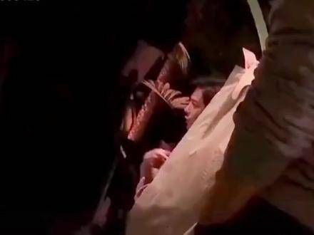 肖战对剧本被杨紫取笑,注意看肖战的动作,关系也太好了吧!