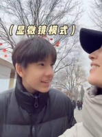 董洁晒母子日常，伪素颜成功骗过儿子，15岁顶顶五官清秀……