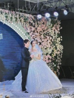 黄品源昨日在北京与俄罗斯音乐家Alina艾琳举行了婚礼