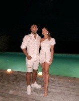 恭喜！阿圭罗宣布女友怀孕，两人即将迎来一个女儿