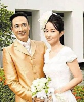 吴镇宇竟然跟老婆办了四次婚礼……