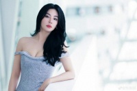 张雨绮这身材已经很完美了，多一分少一分都不对，这哪里算是赘肉啊！