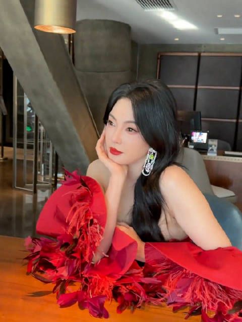 凹凸有致!我一个女生看了都迷糊