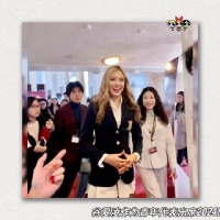 中国滑雪名将谷爱凌作为青年代表出席2024世界发展论坛，演讲用中文问好和致谢