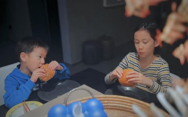 黄磊罕见谈三胎儿子，分享儿子童言童语言语满是父爱